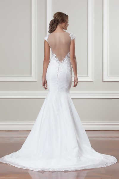 Sleek Fitted Wedding Dress Melbourne