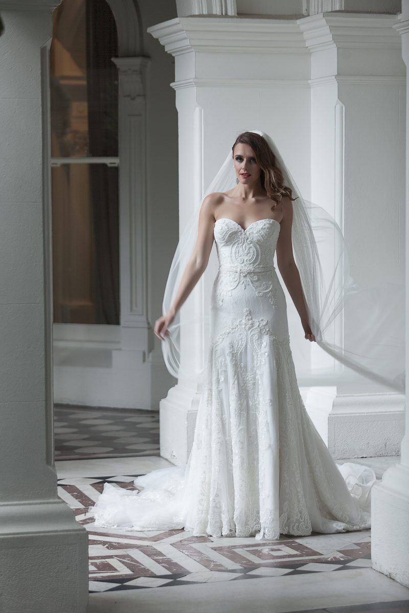 2022 Modern Lace Wedding Dress Melbourne