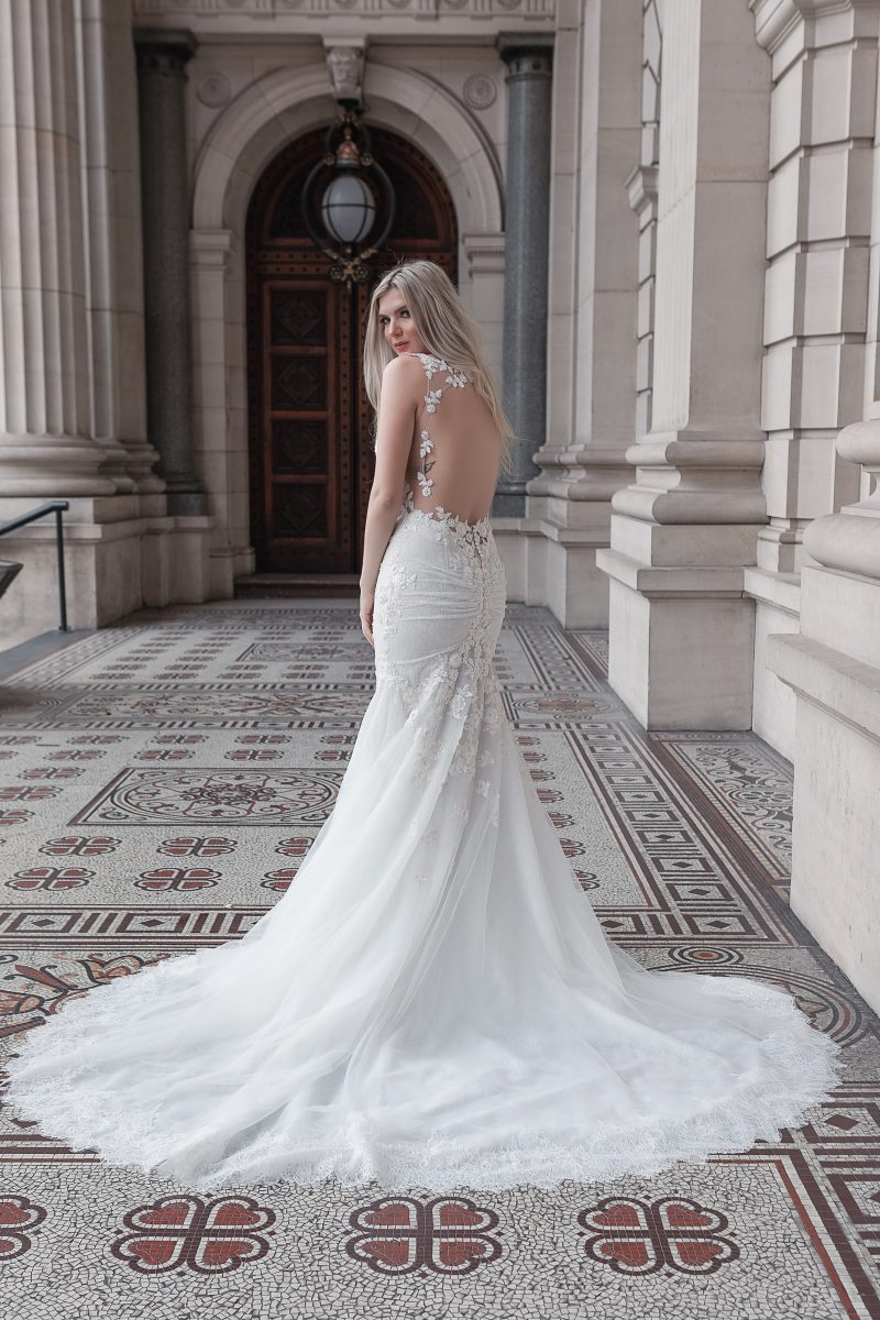 2021 Lace backless wedding dress Melbourne