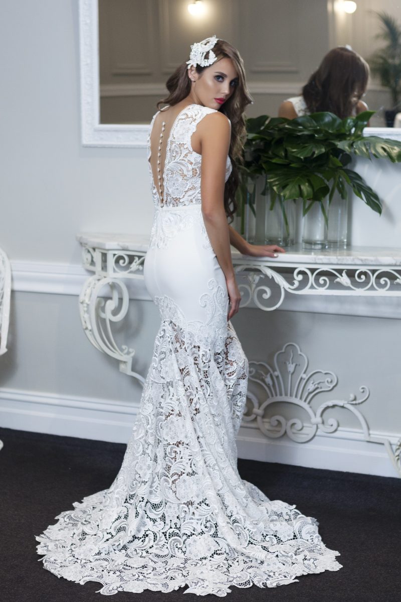 V back couture wedding dress