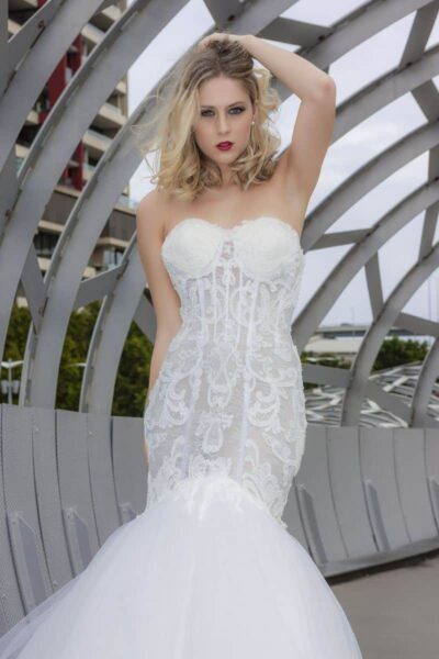 Sample Sale size 8-10 $900 Elegant Sleek Couture Wedding Dress Melbourne
