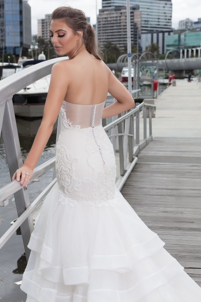 Aria -SAMPLE SALE $1200 size 10 Custom Make wedding dresses Melbourne