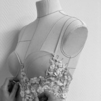 lace applique on wedding dress