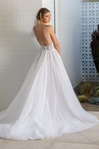 hire wedding gown Melbourne